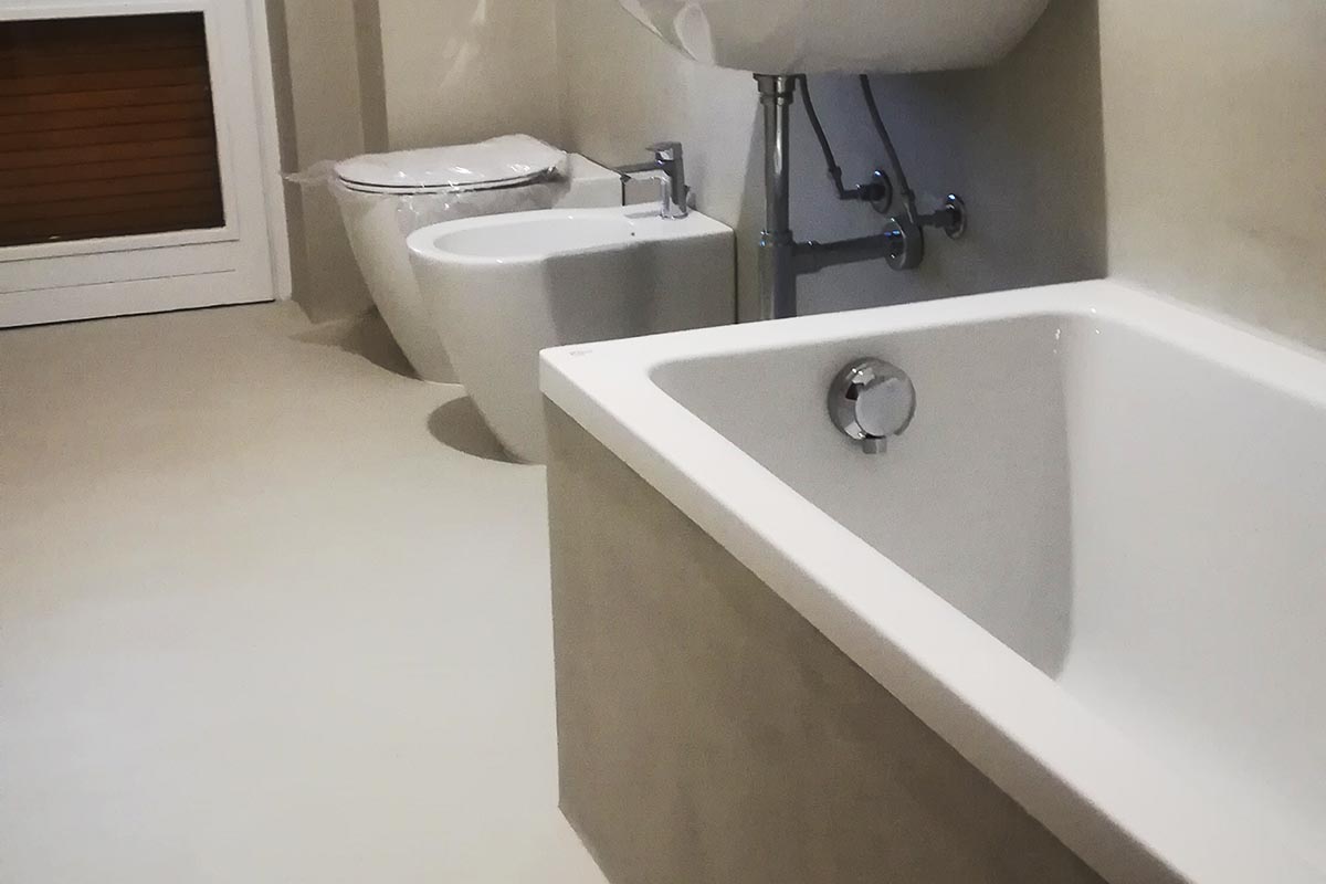 bagno rivestimento effetto spatolato tortora marrone