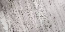 Texture legno grigio chiaro con venature.