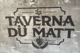 Murale vintage con scritta Taverna du Matt